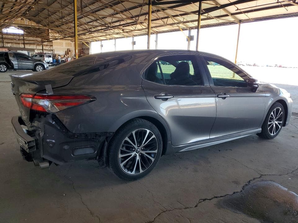 2018 TOYOTA CAMRY SE 3