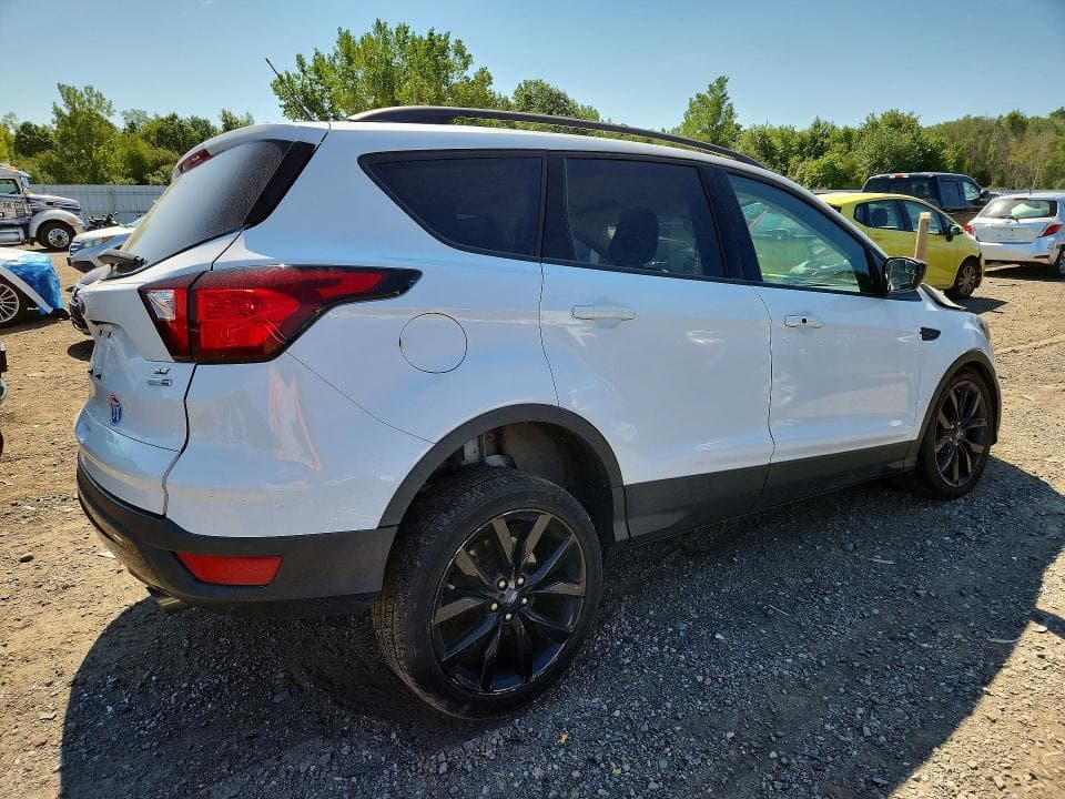 2019 FORD ESCAPE SE 3