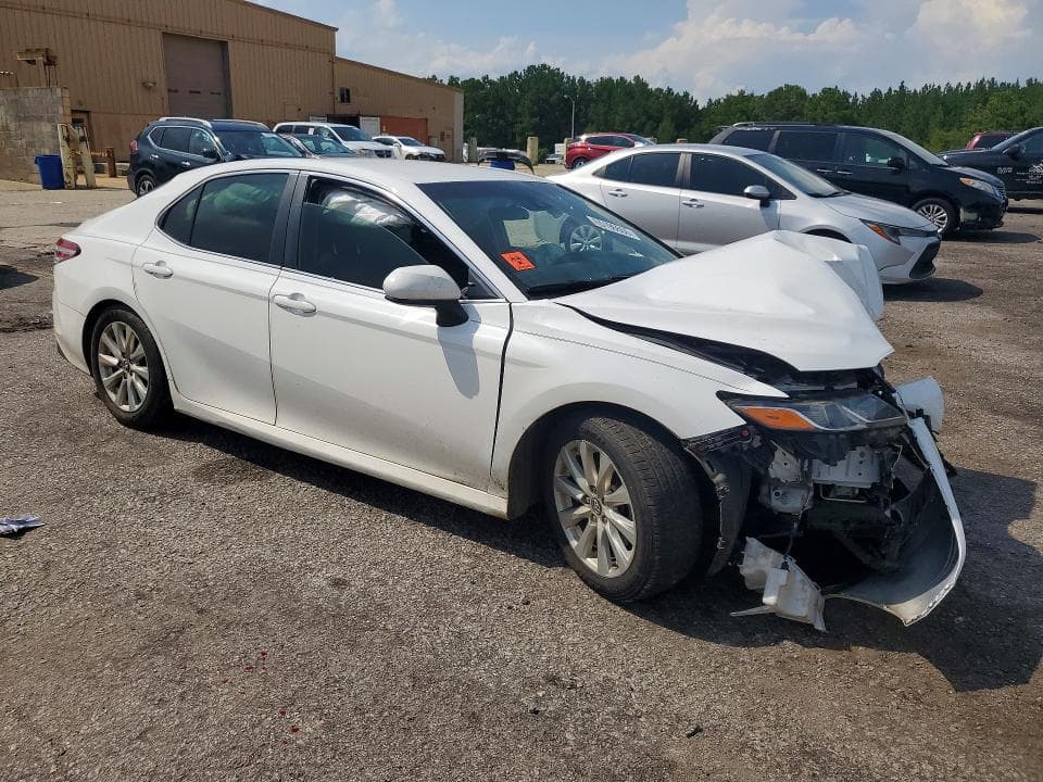 2018 TOYOTA CAMRY LE 4