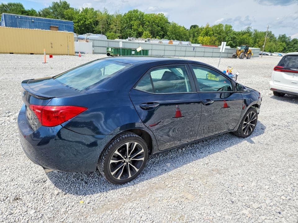 2017 TOYOTA COROLLA SE 3