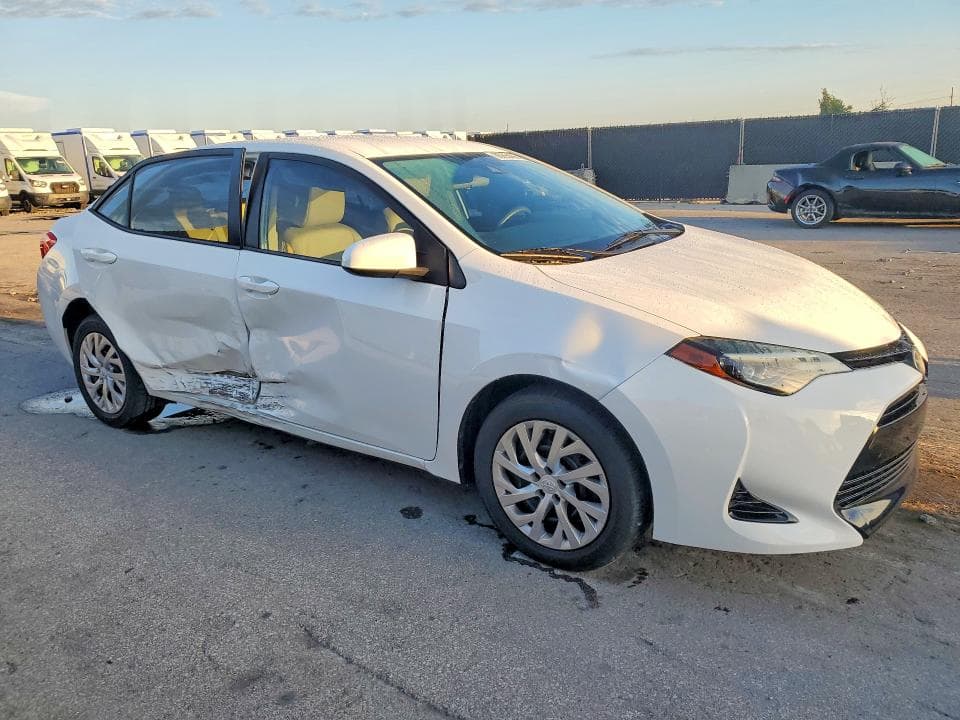 2017 TOYOTA COROLLA LE 4