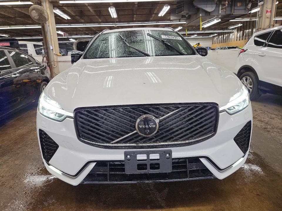 2026 VOLVO XC60 PLUS 5