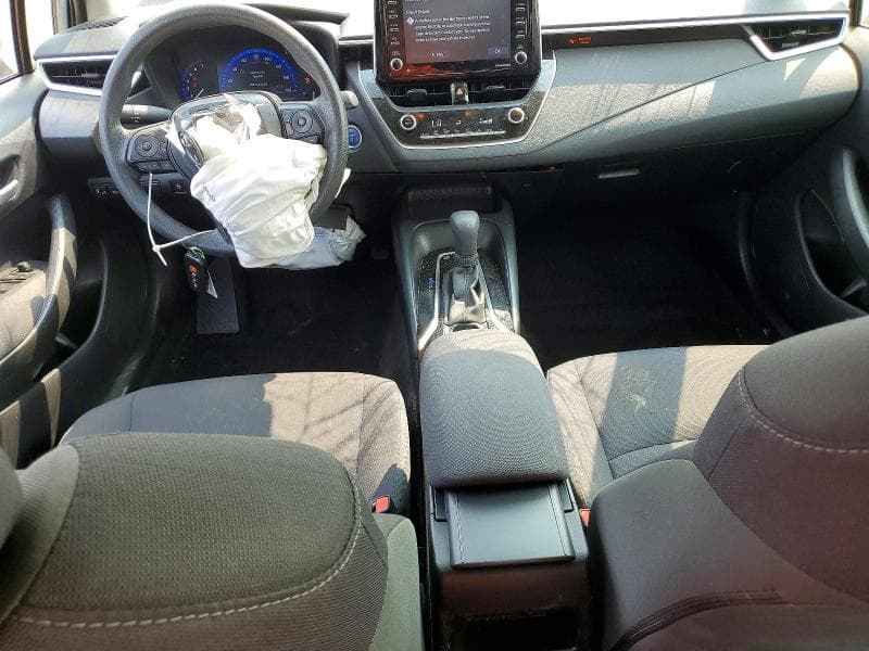 2021 TOYOTA COROLLA LE 8