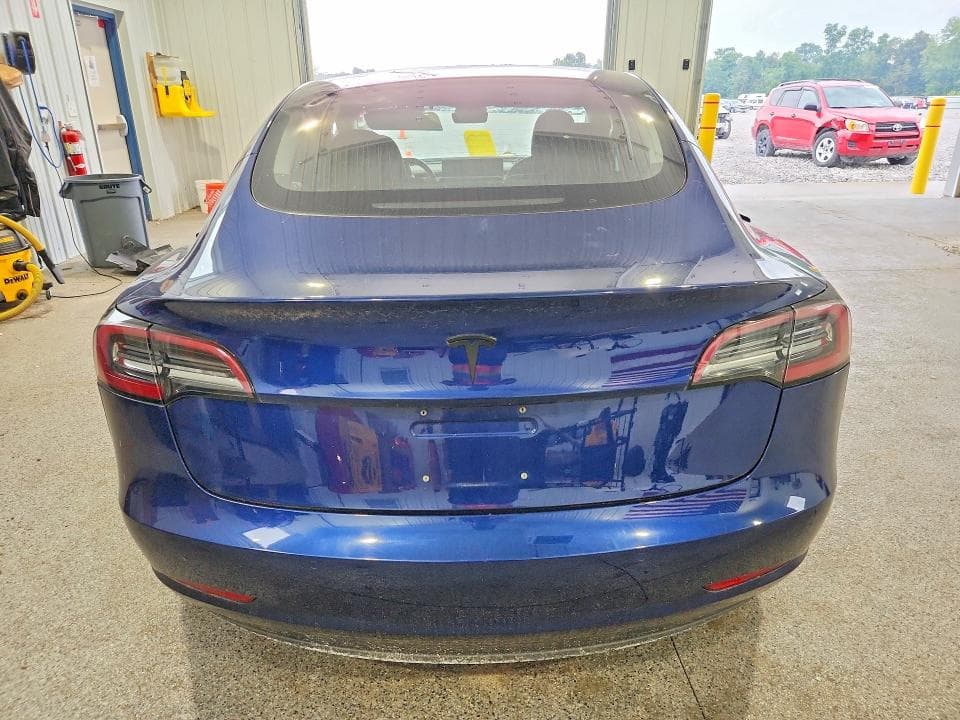 2018 TESLA MODEL 3 6