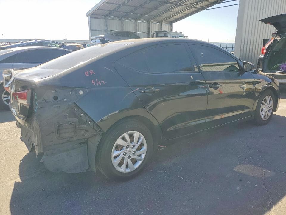 2017 HYUNDAI ELANTRA SE 3