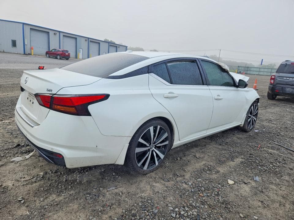 2021 NISSAN ALTIMA SR 3
