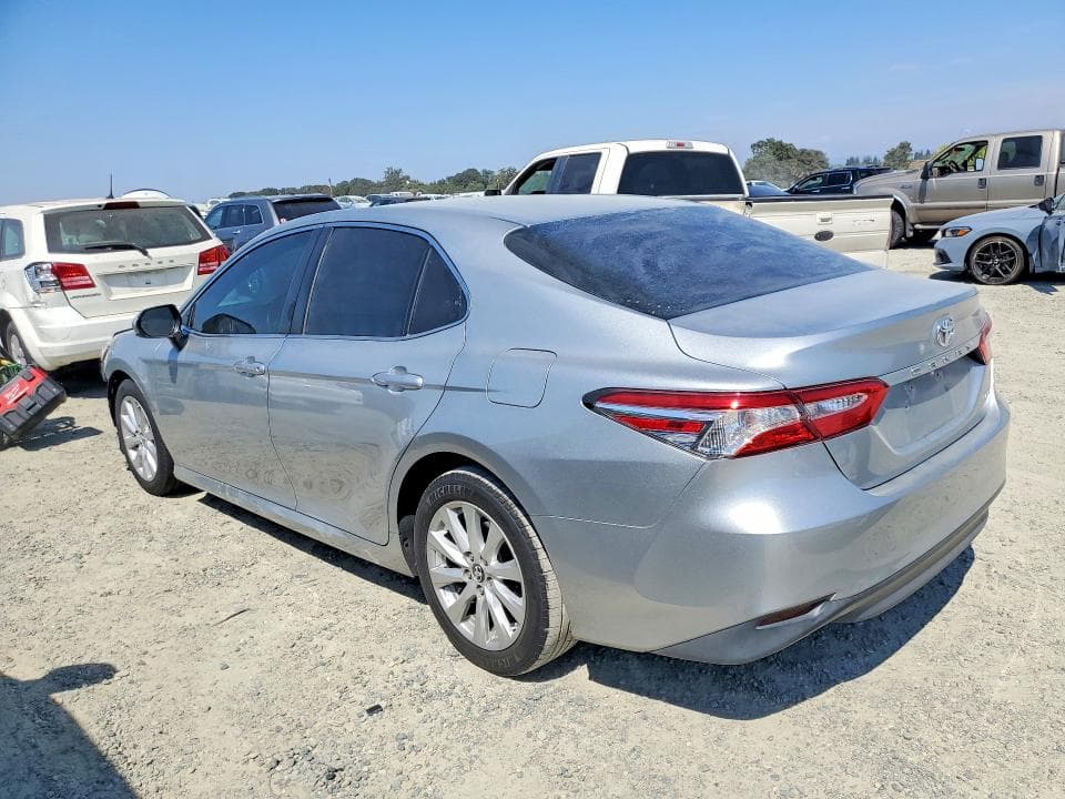 2018 TOYOTA CAMRY LE 2