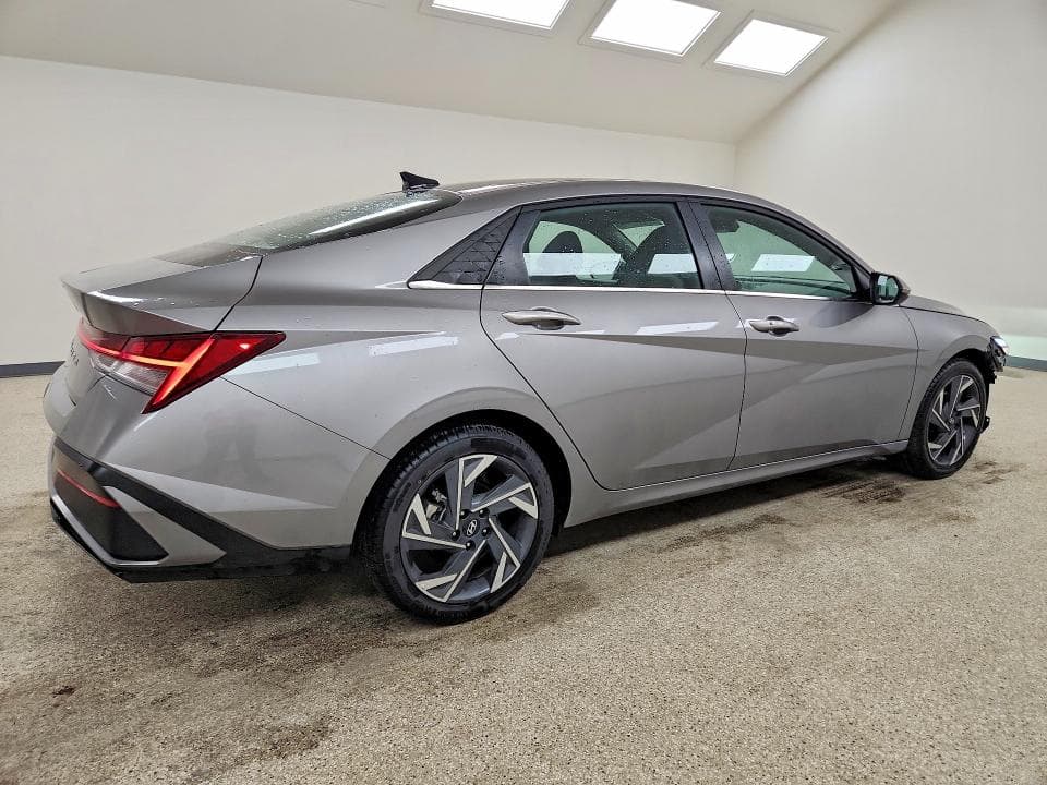 2025 HYUNDAI ELANTRA SEL 3