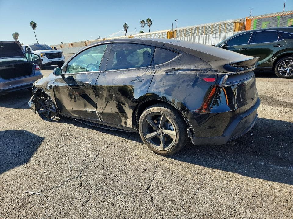 2026 TESLA MODEL Y 2
