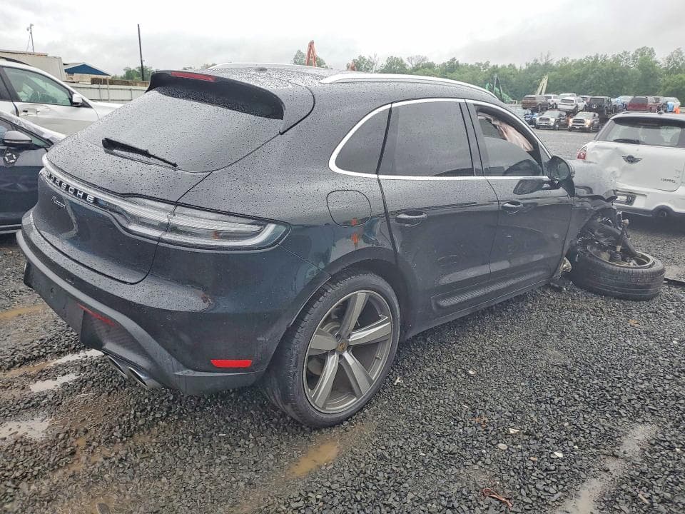 2026 PORSCHE MACAN BASE 3