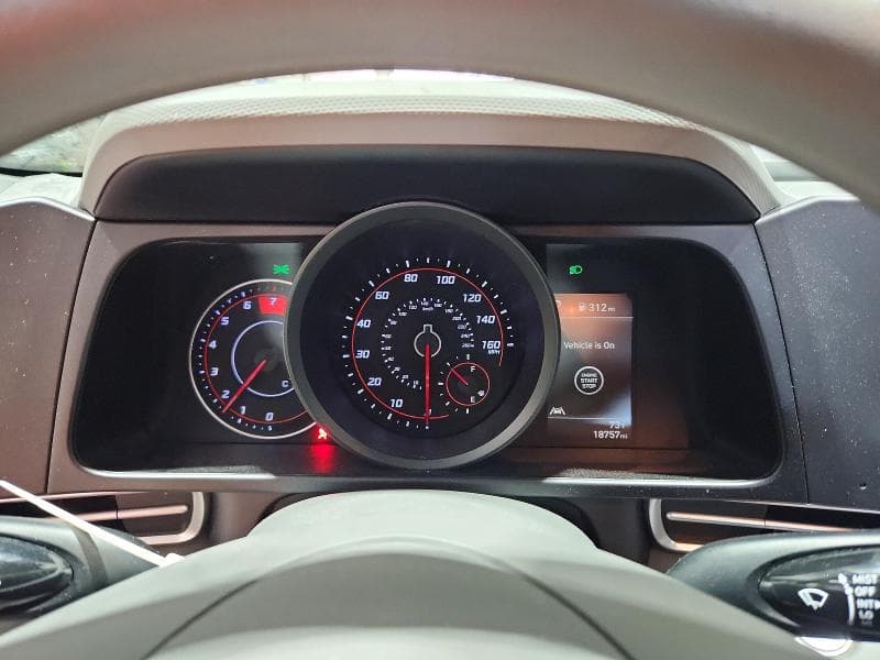 2022 HYUNDAI ELANTRA SEL 9