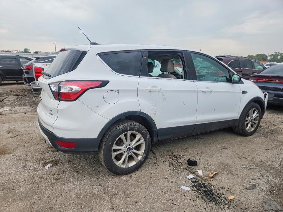2017 FORD ESCAPE SE 3