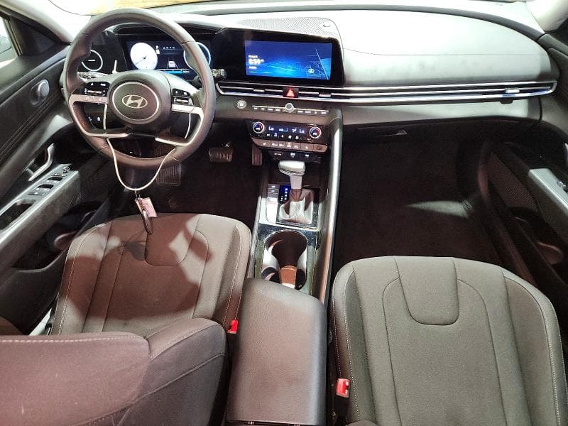 2025 HYUNDAI ELANTRA SEL 8