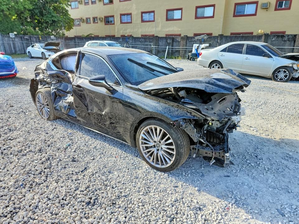 2023 LEXUS IS 300 4