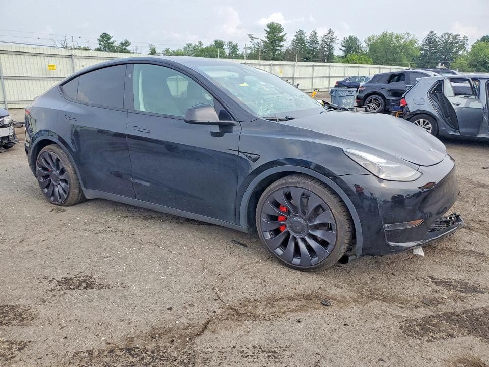 2024 TESLA MODEL Y 4