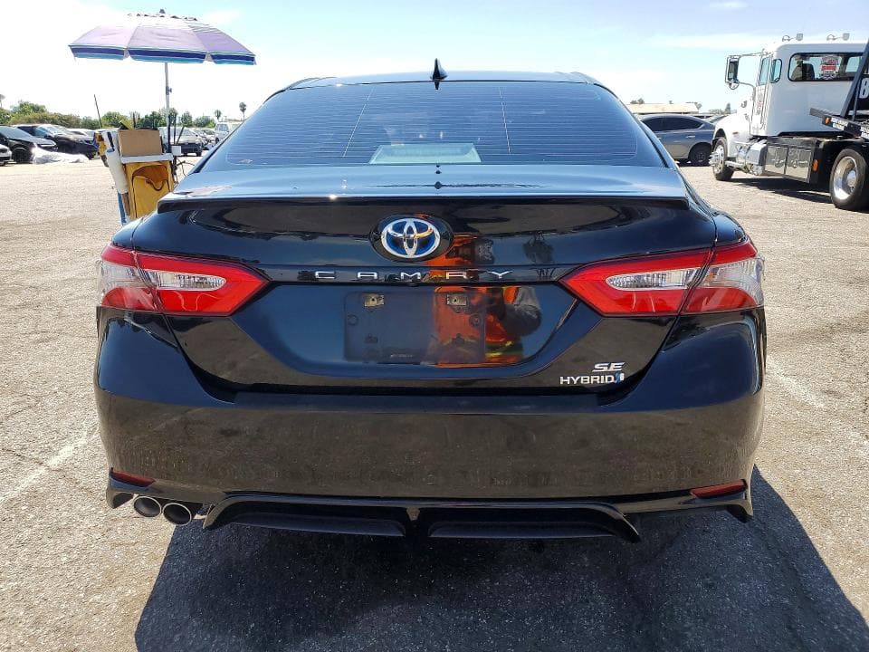 2019 TOYOTA CAMRY HYBRID SE 6