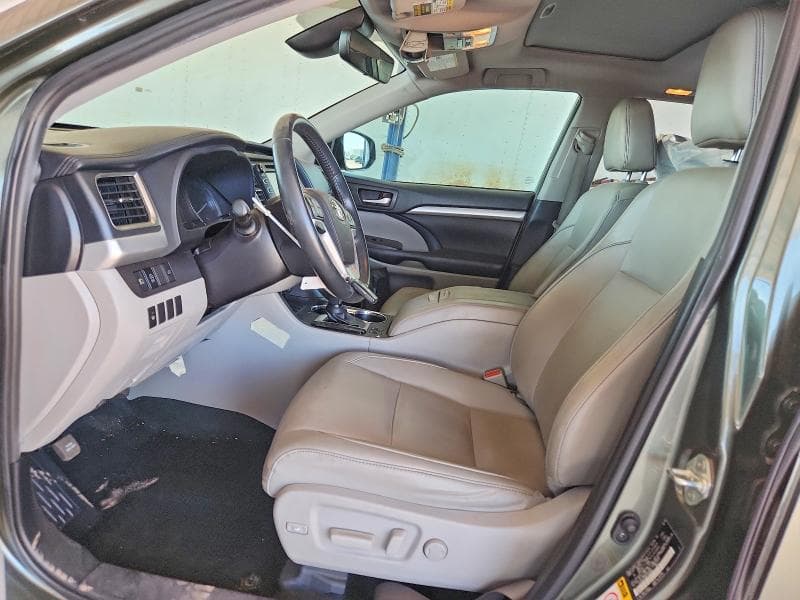 2019 TOYOTA HIGHLANDER XLE 7
