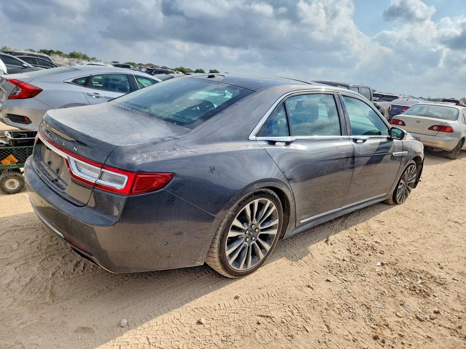 2017 LINCOLN CONTINENTAL RESERVE 3