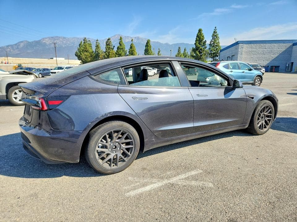 2025 TESLA MODEL 3 3