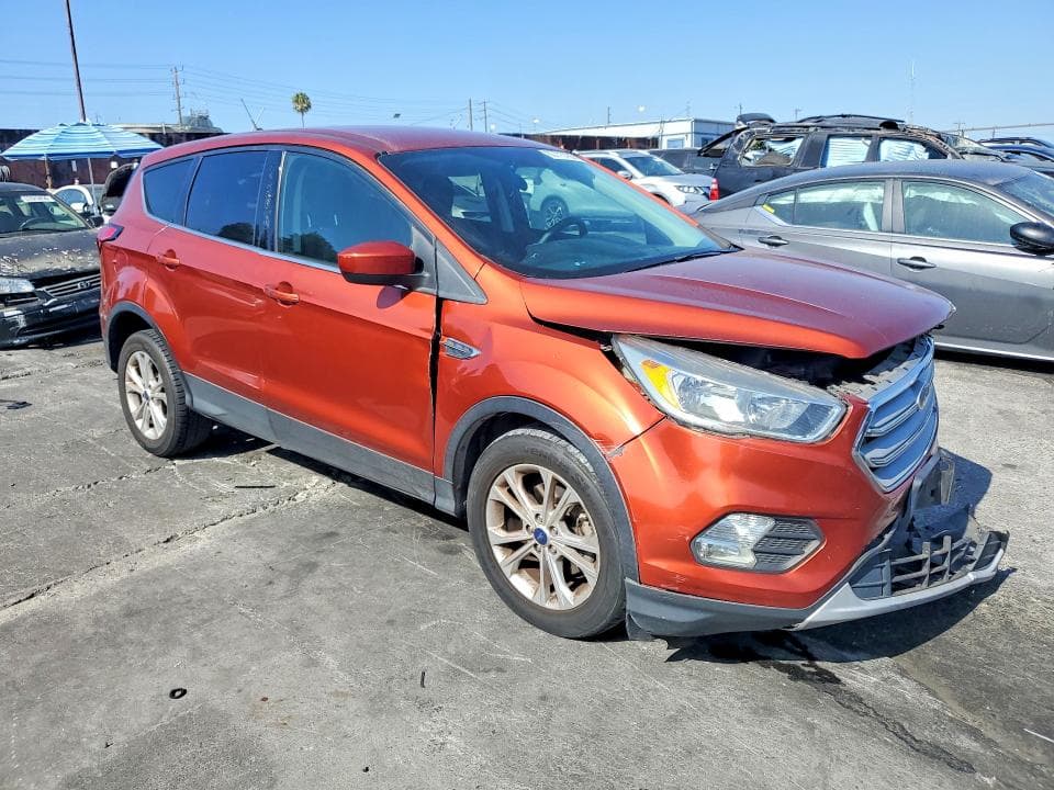 2019 FORD ESCAPE SE 4