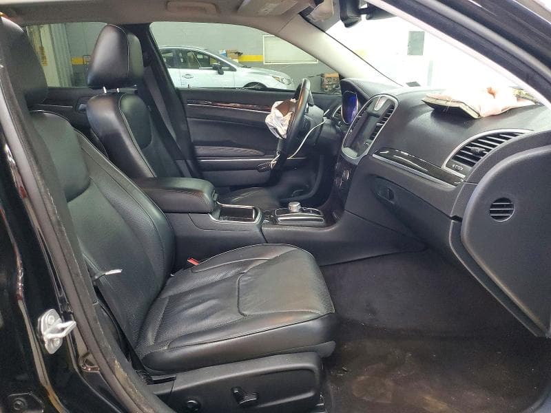 2017 CHRYSLER 300C LUXURY 7