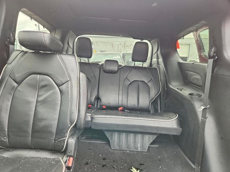 2018 CHRYSLER PACIFICA LIMITED 10