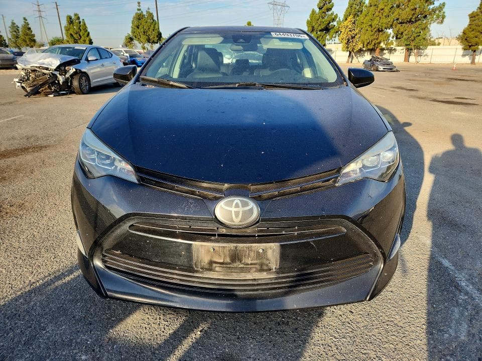 2018 TOYOTA COROLLA XLE 5