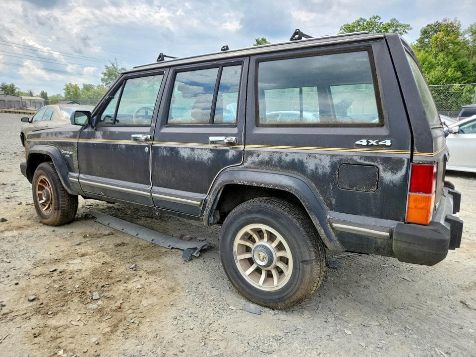 1985 JEEP CHEROKEE LAREDO 2