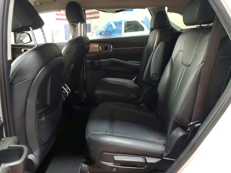 2023 KIA SORENTO 11