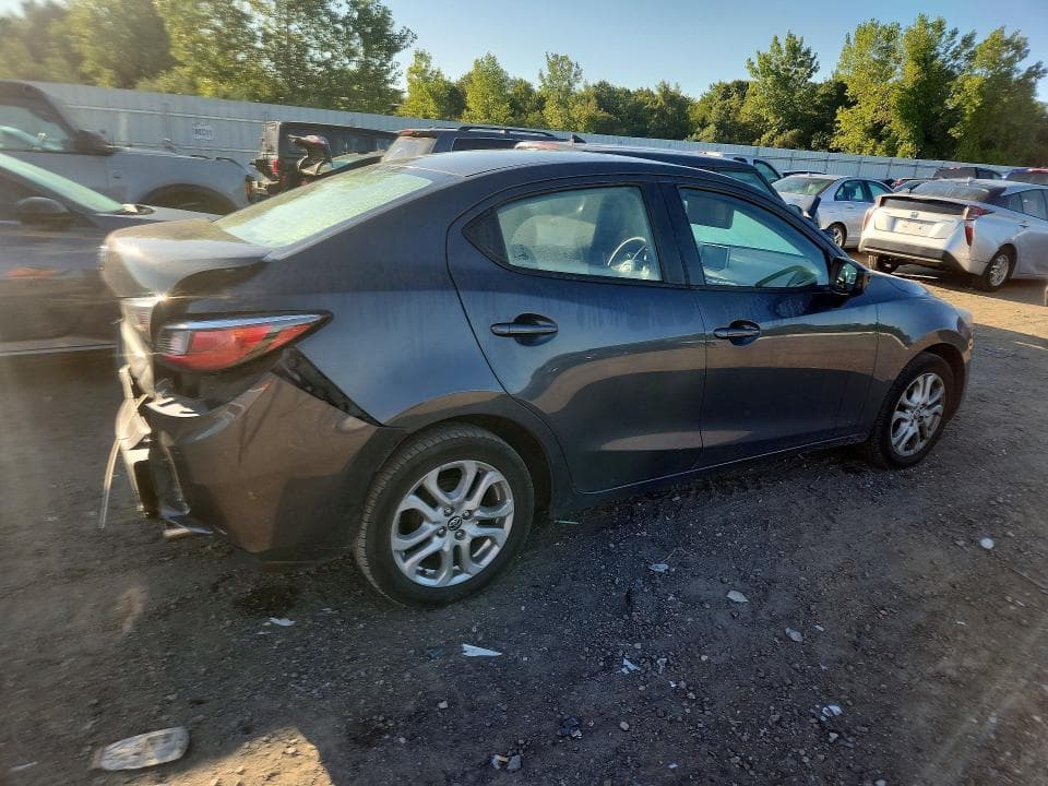 2017 TOYOTA YARIS IA BASE 3