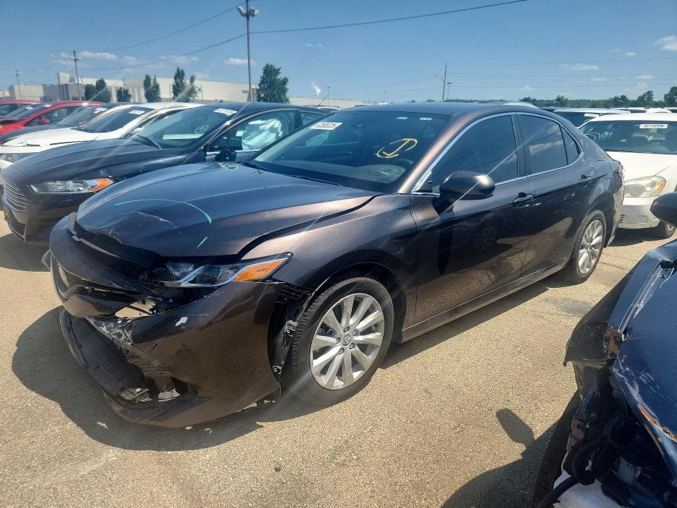 2019 TOYOTA CAMRY LE - 1