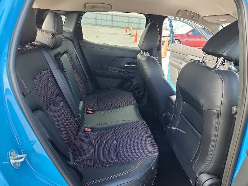 2025 NISSAN KICKS SR 11