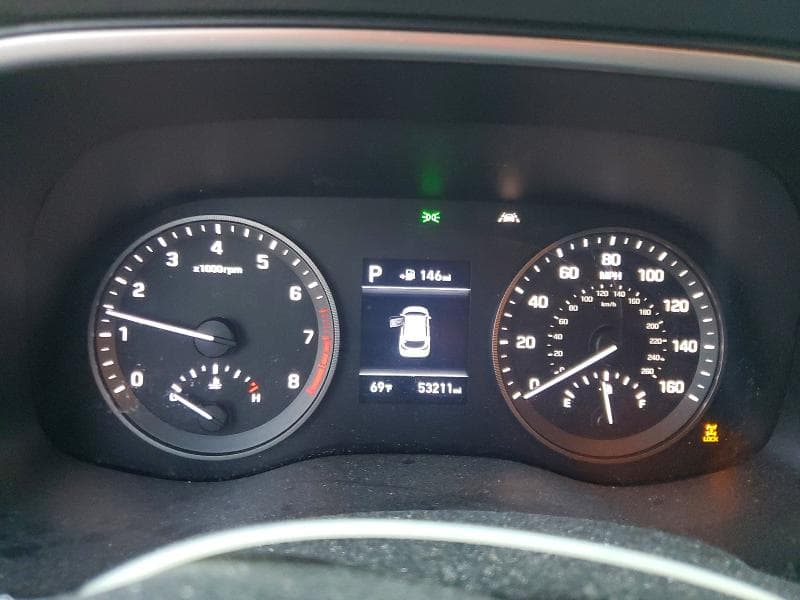 2020 HYUNDAI TUCSON SE 9