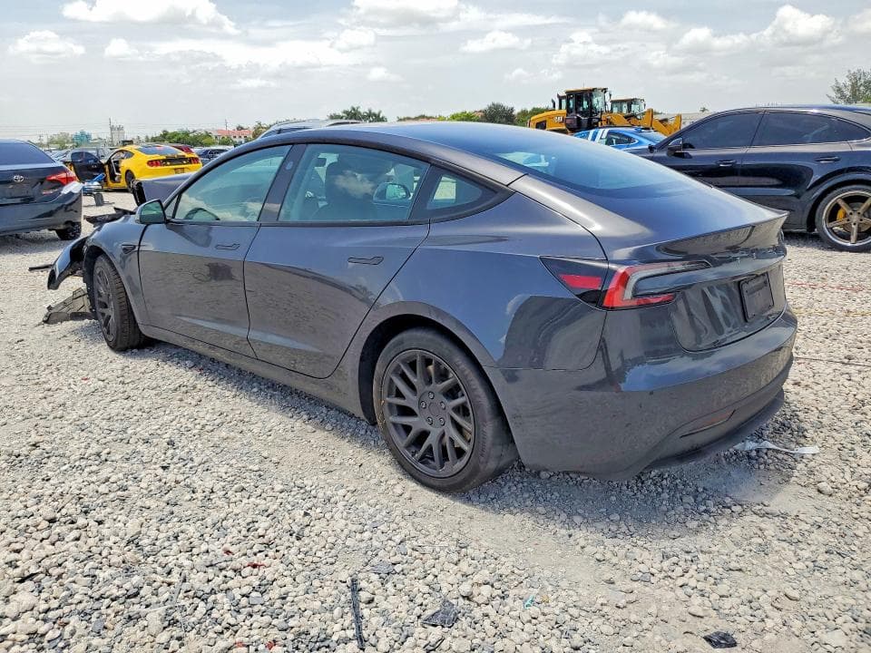 2025 TESLA MODEL 3 2