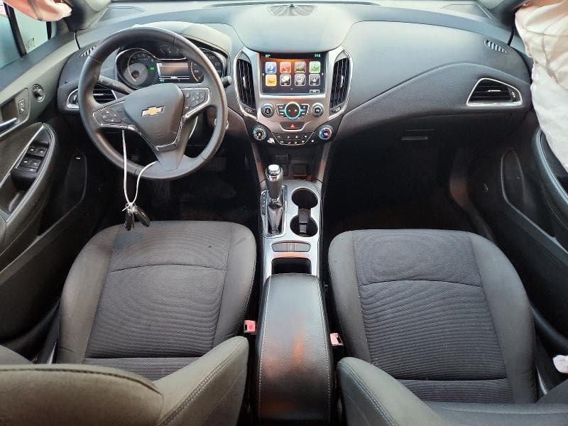 2017 CHEVROLET CRUZE LT 8