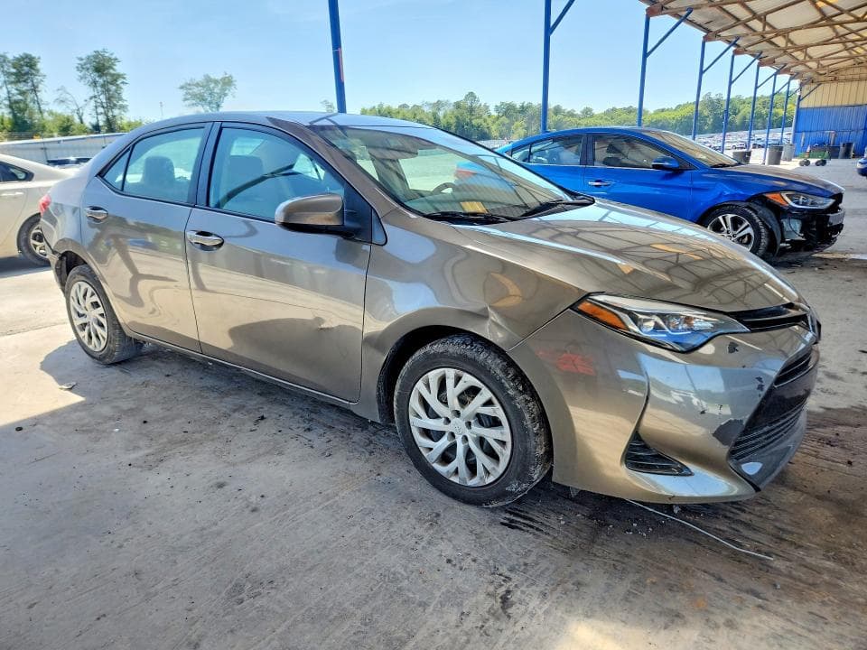 2017 TOYOTA COROLLA LE 4