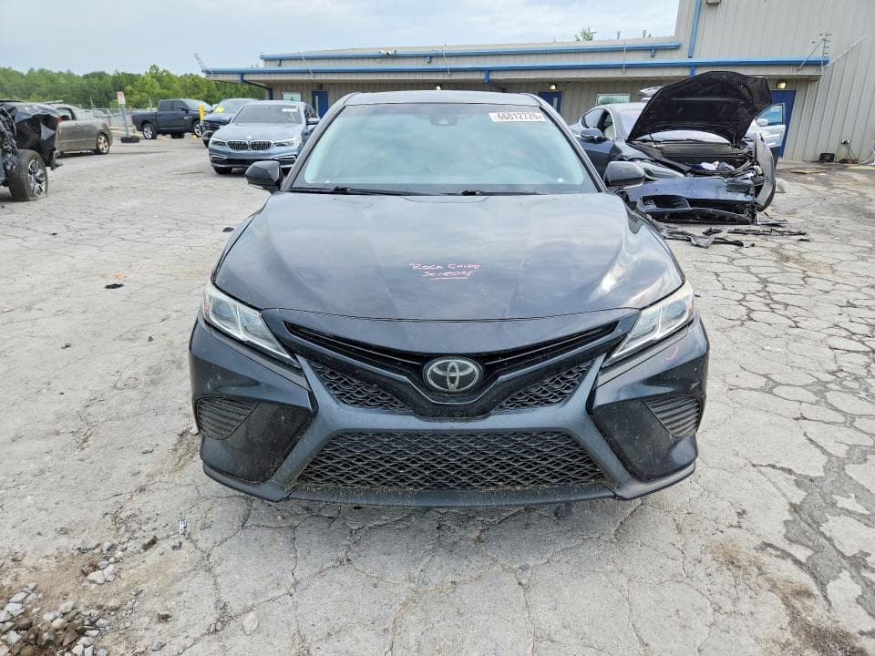 2019 TOYOTA CAMRY SE 5