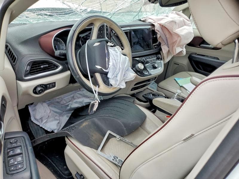 2017 CHRYSLER PACIFICA LIMITED 8