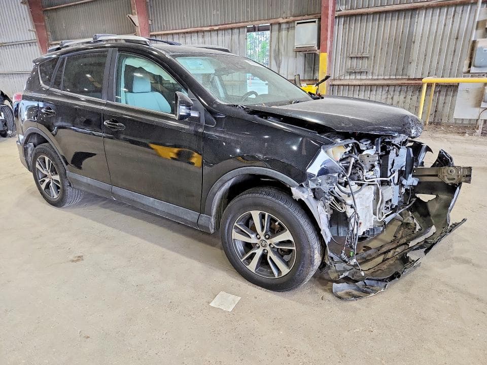 2017 TOYOTA RAV4 XLE 4