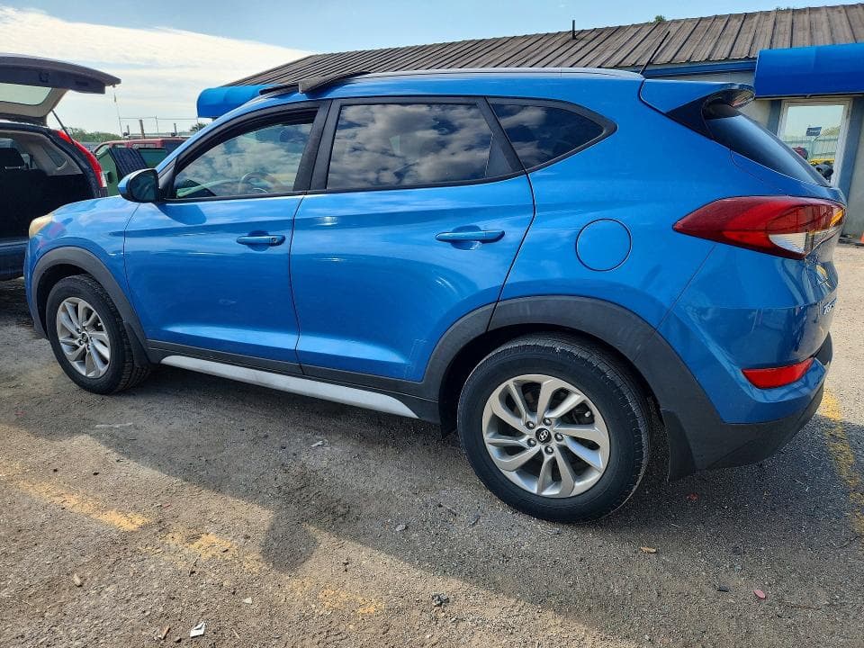 2017 HYUNDAI TUCSON SE 2