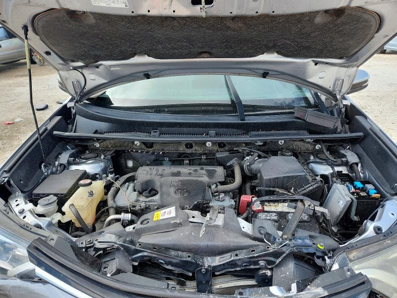 2018 TOYOTA RAV4 XLE 12