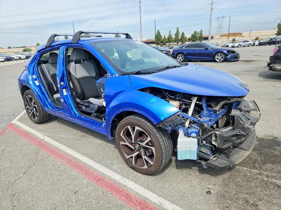 2019 TOYOTA C-HR XLE 4