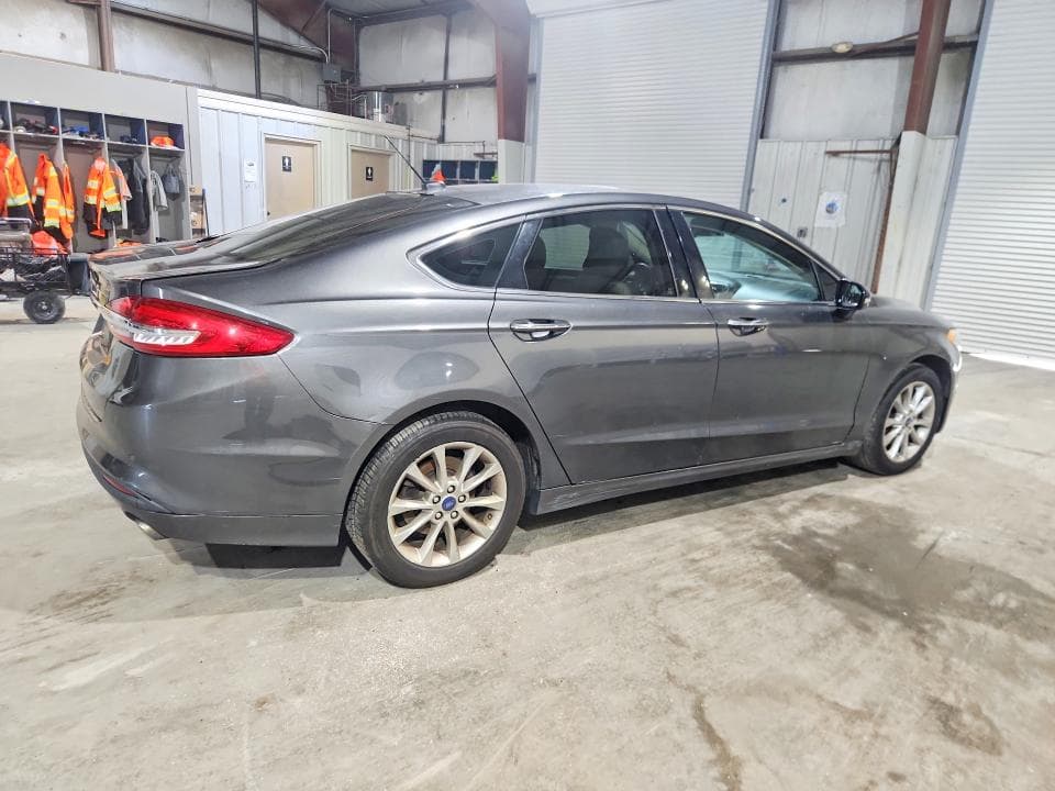 2017 FORD FUSION SE 3