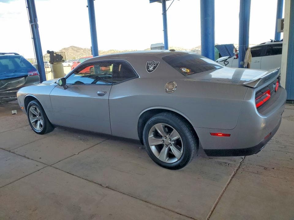 2018 DODGE CHALLENGER SXT 2