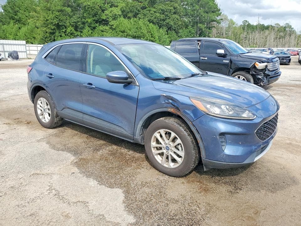 2020 FORD ESCAPE SE 4