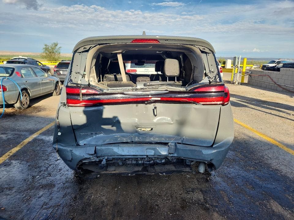2022 CHRYSLER PACIFICA TOURING L 6