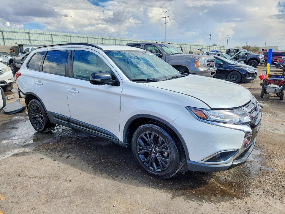 2018 MITSUBISHI OUTLANDER SE 4