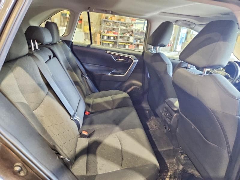 2021 TOYOTA RAV4 XLE 11