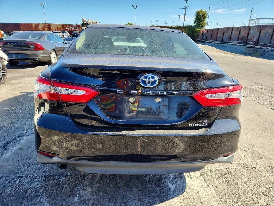 2018 TOYOTA CAMRY LE 6