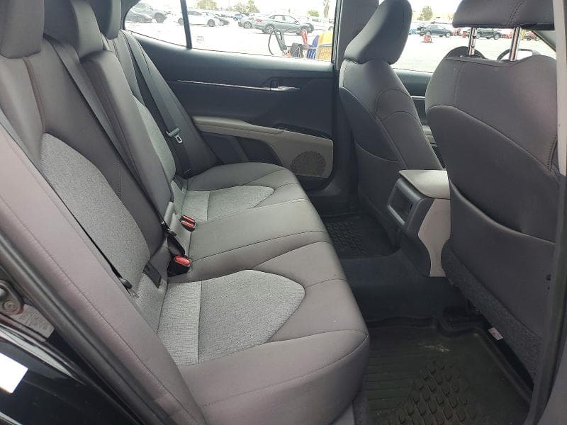 2018 TOYOTA CAMRY LE 10